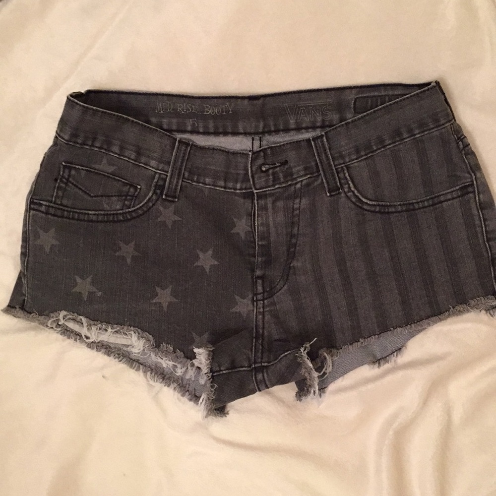 VANS Mid rise booty shorts